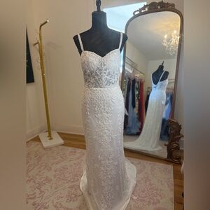 Lulu's Elegant White Lace Wedding Dress